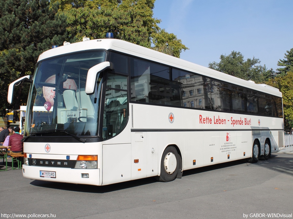 Setra, fotó: GABOR-WINDvisual
Keywords: osztrák Ausztria mentő mentőautó ambulance austrian Austria