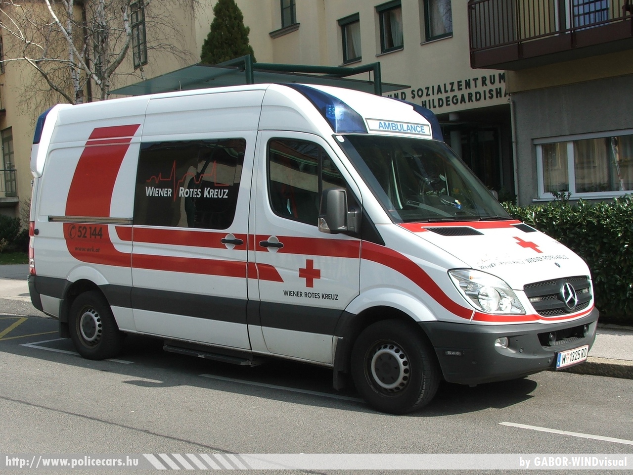 Mercedes Sprinter, Wiener Rotes Kreuz, fotó: GABOR-WINDvisual
Keywords: osztrák Ausztria mentő mentőautó ambulance Austria austrian 