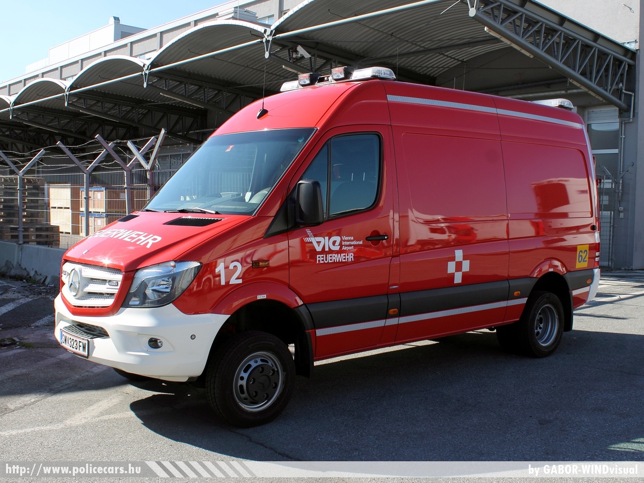 Mercedes Sprinter, Vienna International Airport, fotó: GABOR-WINDvisual
Keywords: reptér Ausztria osztrák tûzoltó tûzoltóautó tûzoltóság fire firetruck austrian Austria
