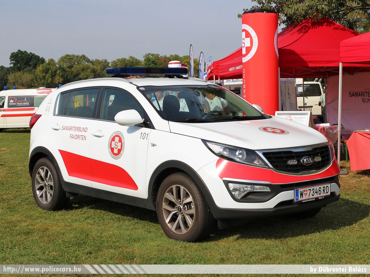 Kia Sportage, fotó: Döbrentei Balázs
Keywords: osztrák Ausztria mentő mentőautó ambulance Austria austrian 