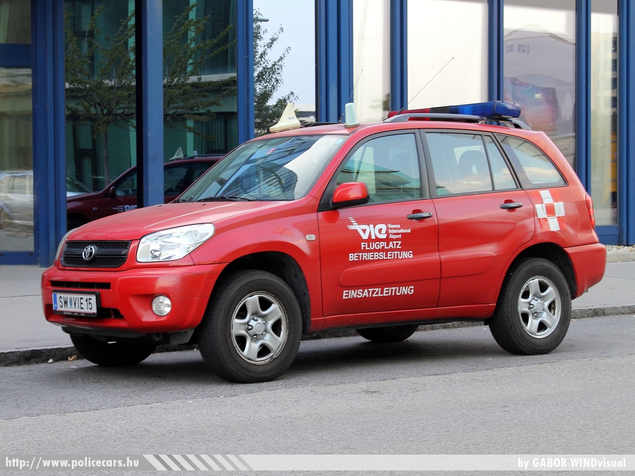 Toyota RAV4, Vienna International Airport, fotó: GABOR-WINDvisual
Keywords: reptér Ausztria osztrák tûzoltó tûzoltóautó tûzoltóság fire firetruck austrian Austria