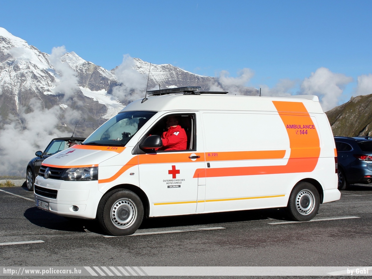 Volkswagen Transporter T5, fotó: Gabi
Keywords: osztrák Ausztria mentő mentőautó ambulance Austria austrian 