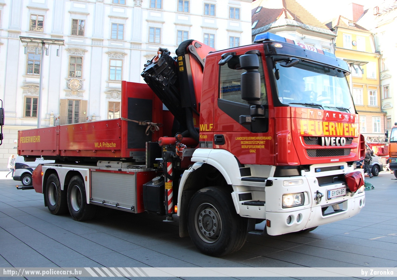 Iveco Trakker KYDC1/3C6-90-13FF, Graz, fotó: Zaronka

Keywords: reptér Ausztria osztrák tûzoltó tûzoltóautó tûzoltóság fire firetruck austrian Austria