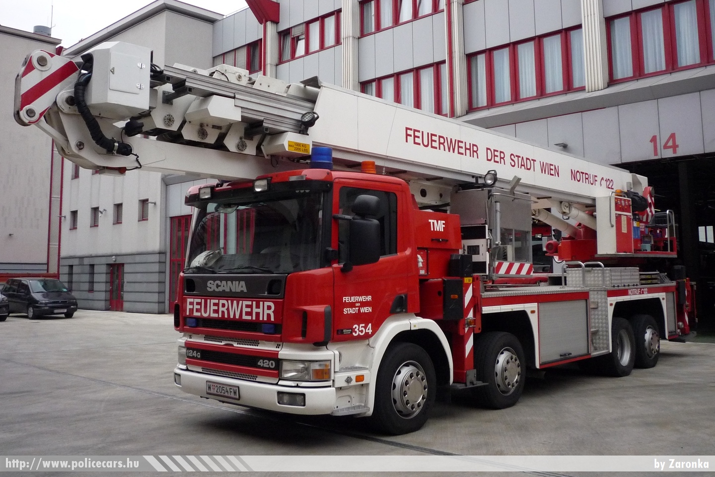 Scania P124 GB 8x2*6 NA 420, Bécs, fotó: Zaronka
Keywords: reptér Ausztria osztrák tûzoltó tûzoltóautó tûzoltóság fire firetruck austrian Austria