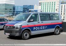 aua009.jpg