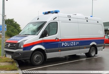 aua011.jpg