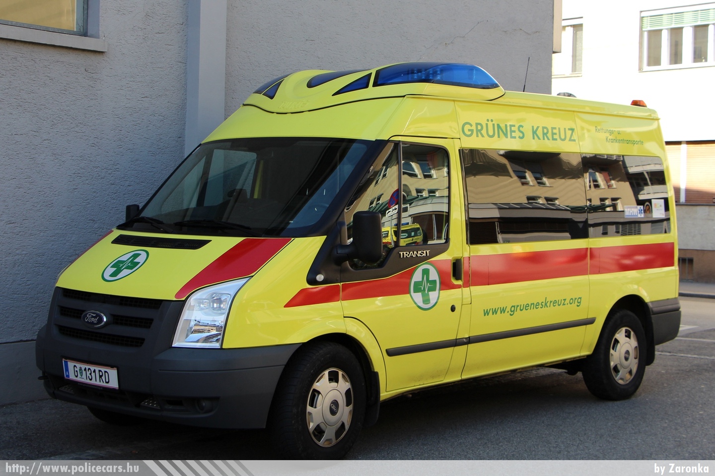 Ford Transit, Grünes Kreuz, fotó: Zaronka
Keywords: osztrák Ausztria mentő mentőautó ambulance Austria austrian