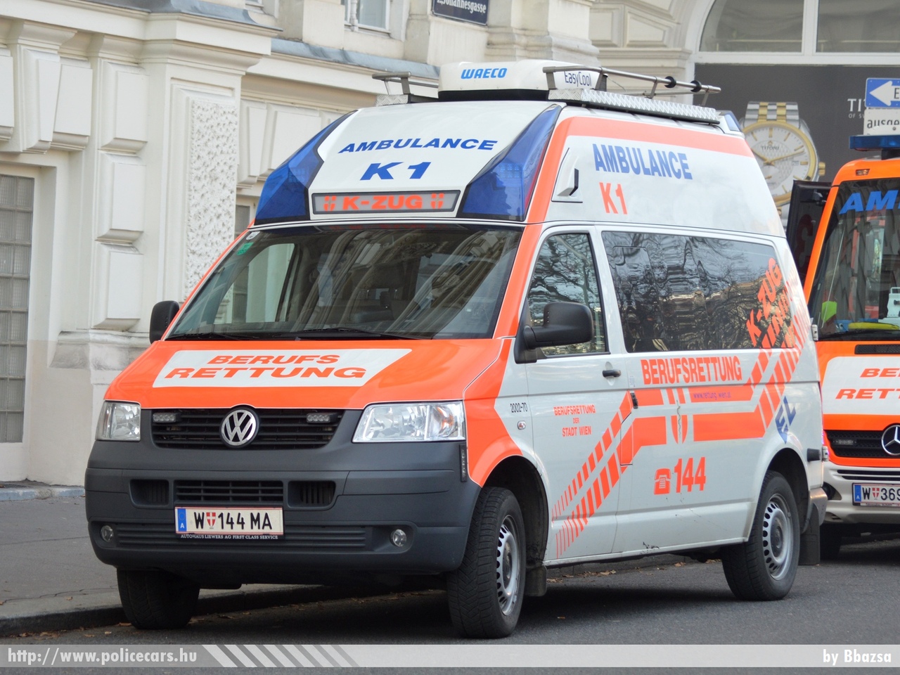 Volkswagen Transporter T5, Berufsrettung Wien, fotó: Bbazsa
Keywords: osztrák Ausztria mentő mentőautó ambulance Austria austrian