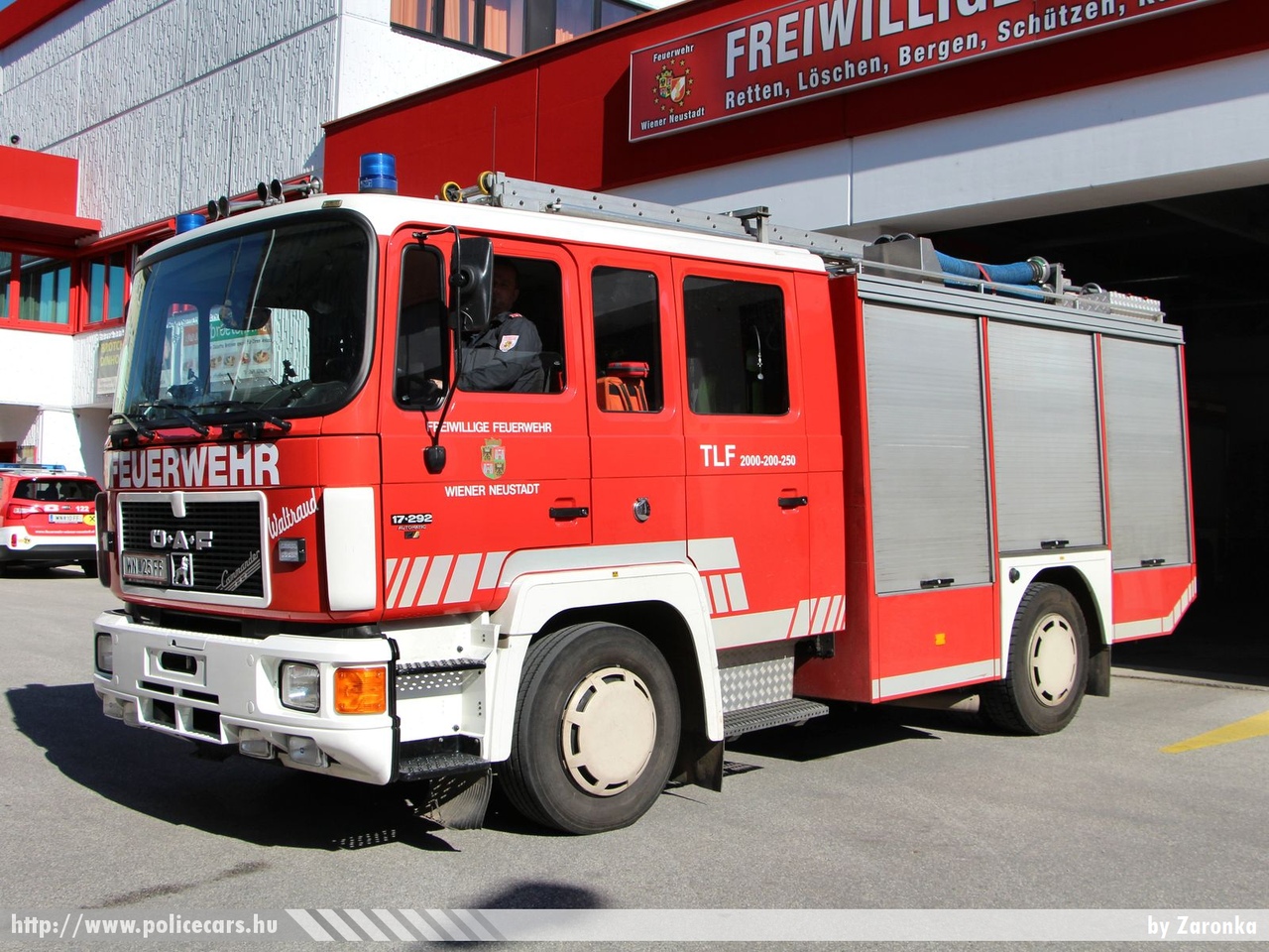 ÖAF 17.292, Wiener Neustadt, fotó: Zaronka 
Keywords: Ausztria osztrák tûzoltó tûzoltóautó tûzoltóság 