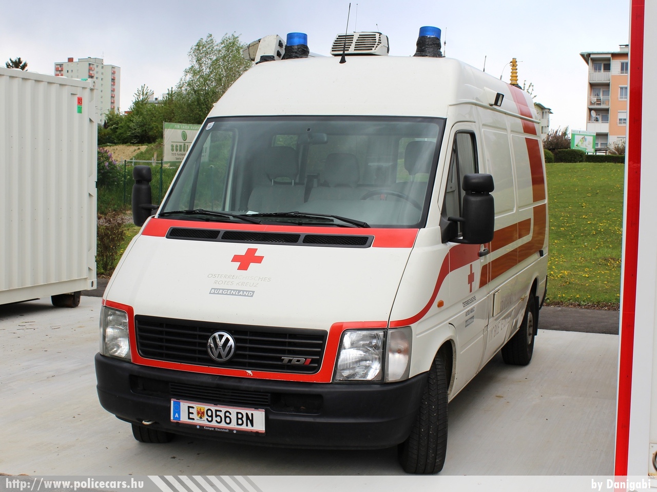 Volkswagen LT TDI, Österreichisches Rotes Kreuz,  fotó: Danigabi
Keywords: osztrák Ausztria mentő mentőautó ambulance austrian Austria