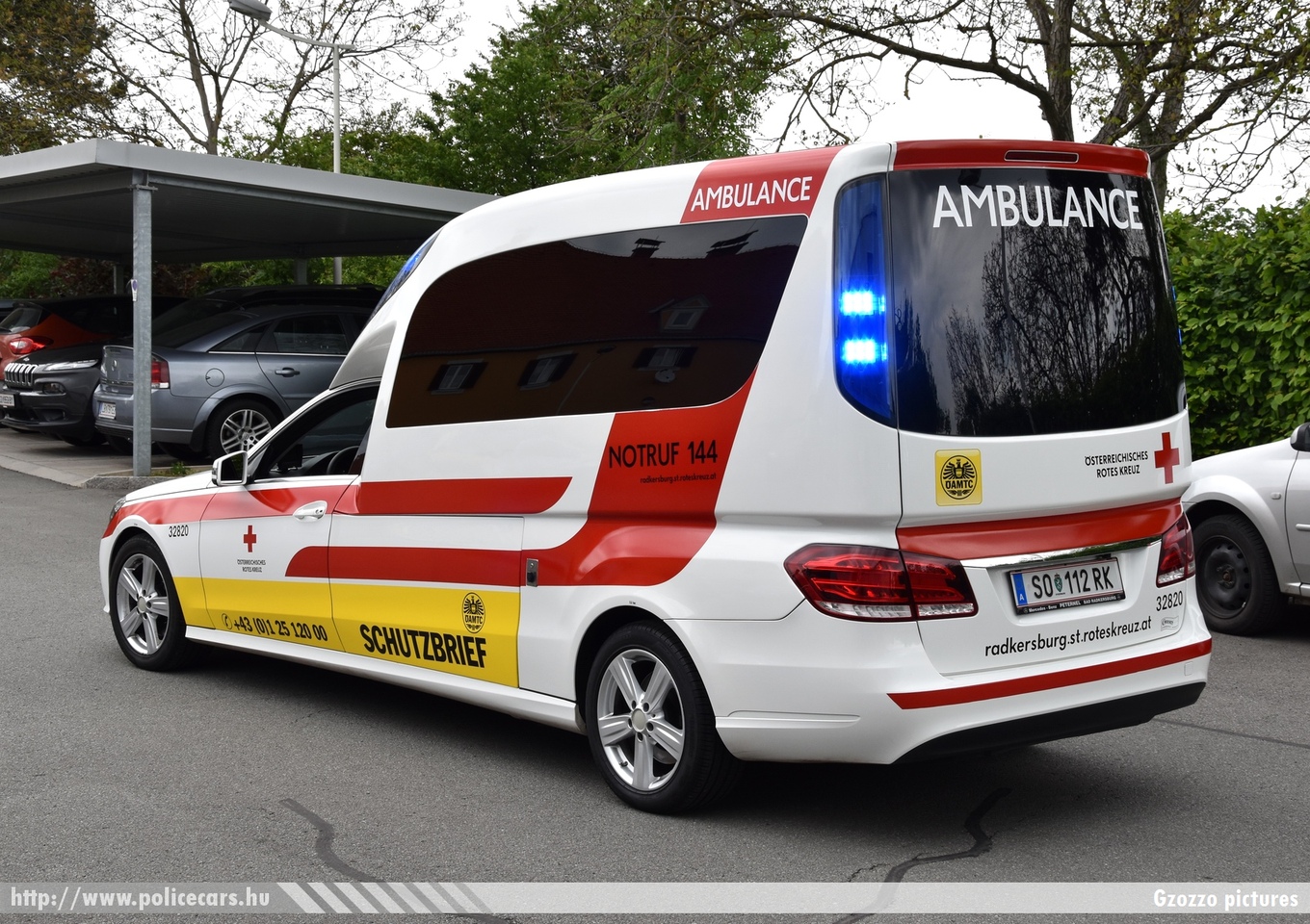 Mercedes - Benz E, Österreichisches Rotes Kreuz, Radkersburg, fotó: Gzozzo pictures
Keywords: osztrák Ausztria mentő mentőautó ambulance austrian Austria