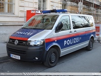 aua064.jpg