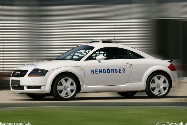 Audi TT, fotó: www.audi.hu
Keywords: rendőrautó rendőrség rendőr magyar Magyarország RB40-46 police policecar Hungary hungarian