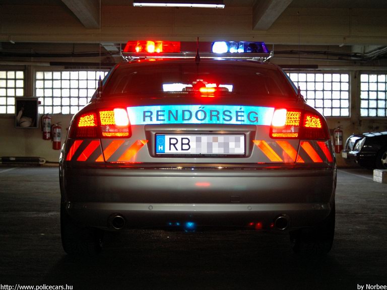 Audi A8, fotó: Norbee
Keywords: rendőrautó rendőrség rendőr magyar Magyarország police policecar Hungary hungarian