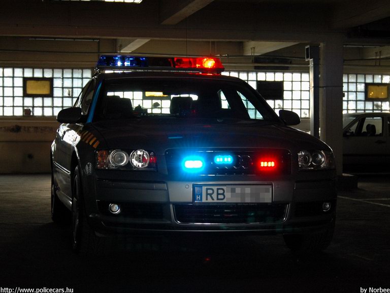 Audi A8, fotó: Norbee
Keywords: rendőrautó rendőrség rendőr magyar Magyarország police policecar Hungary hungarian
