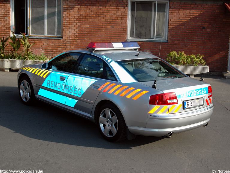 Audi A8, fotó: Norbee
Keywords: rendőrautó rendőrség rendőr magyar Magyarország police policecar Hungary hungarian
