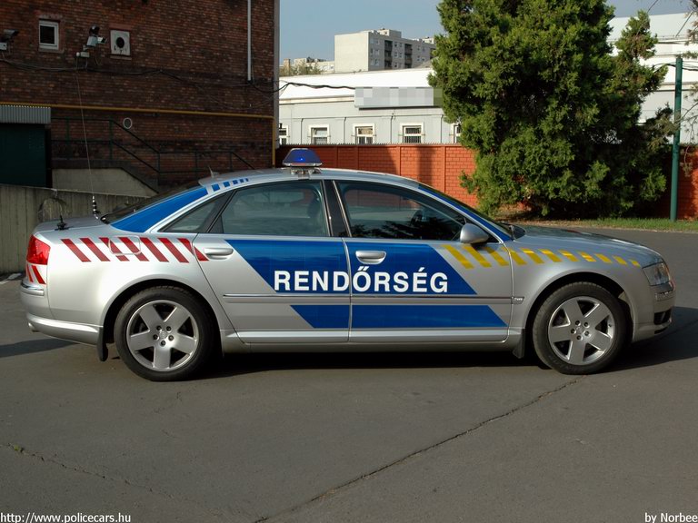 Audi A8, fotó: Norbee
Keywords: rendőrautó rendőrség rendőr magyar Magyarország police policecar Hungary hungarian