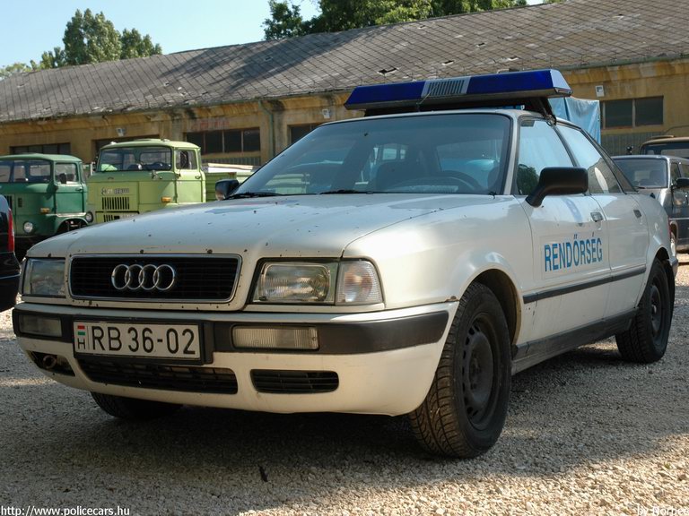 Audi 80, fotó: Norbee
Keywords: rendőrautó rendőrség rendőr magyar Magyarország RB36-02 police policecar Hungary hungarian
