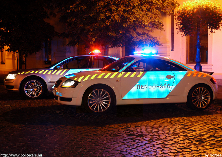 Audi A8, Audi TT, fotó: Norbee
Keywords: rendőrautó rendőrség rendőr magyar Magyarország RB40-46 police policecar Hungary hungarian
