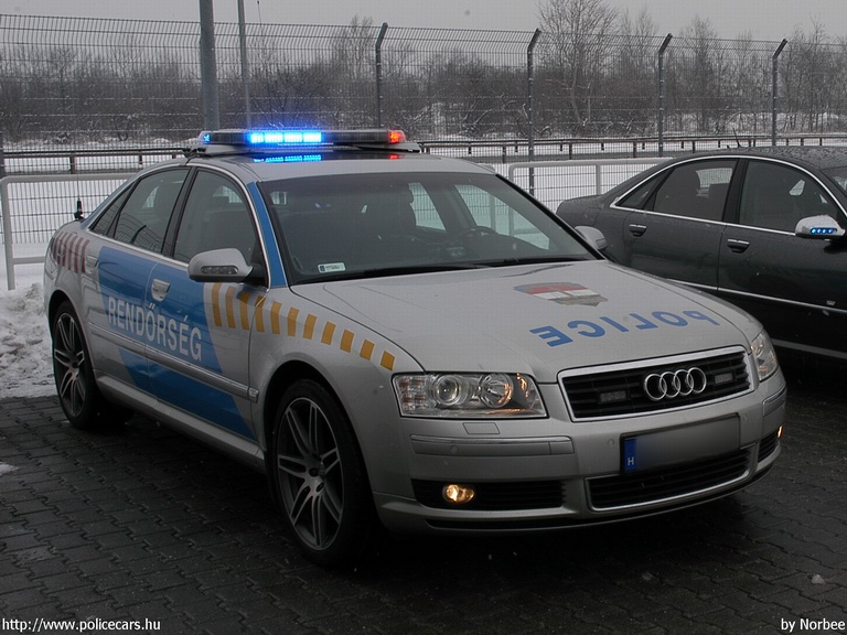 Audi A8, fotó: Norbee
Keywords: rendőr rendőrautó rendőrség magyar Magyarország police policecar Hungary hungarian