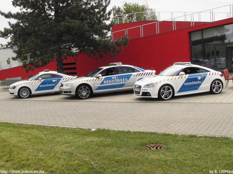 Audi TT, A8, fotó: R-100Maci
Keywords: rendőr rendőrautó rendőrség magyar Magyarország police policecar Hungary hungarian
