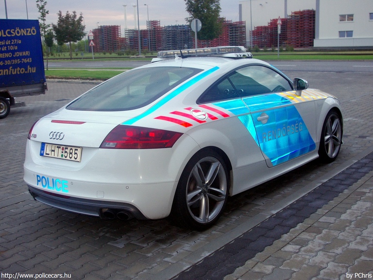 Audi TTS, fotó: PChris
Keywords: rendőr rendőrautó rendőrség magyar Magyarország LHT-585 police policecar Hungary hungarian