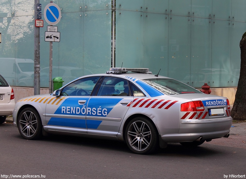Audi A8, fotó: HNorbert
Keywords: rendőr rendőrautó rendőrség magyar Magyarország police policecar Hungary hungarian