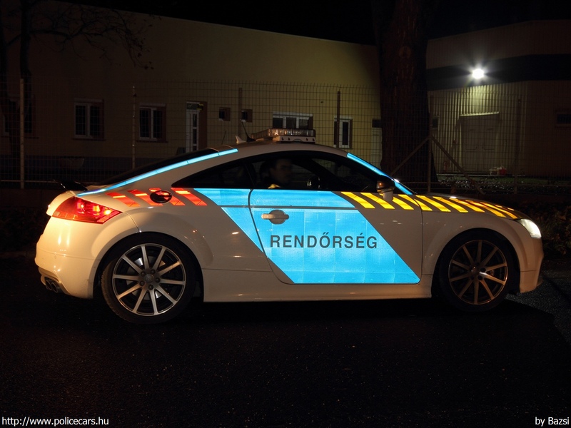 Audi TTS, fotó: Bazsi
Keywords: rendőr rendőrautó rendőrség magyar Magyarország LHT-585 police policecar Hungary hungarian