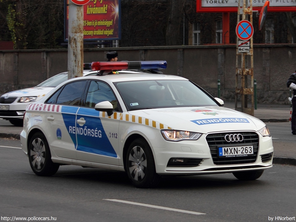 Audi A3 Limousine 1.4 TFSI, fotó: HNorbert
Keywords: rendőr rendőrautó rendőrség magyar Magyarország MXN-263 police policecar Hungary hungarian