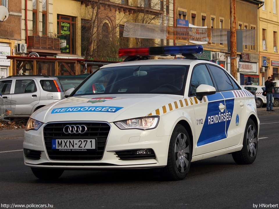 Audi A3 Limousine 1.4 TFSI, fotó: HNorbert
Keywords: rendőr rendőrautó rendőrség magyar Magyarország MXN-271 police policecar Hungary hungarian