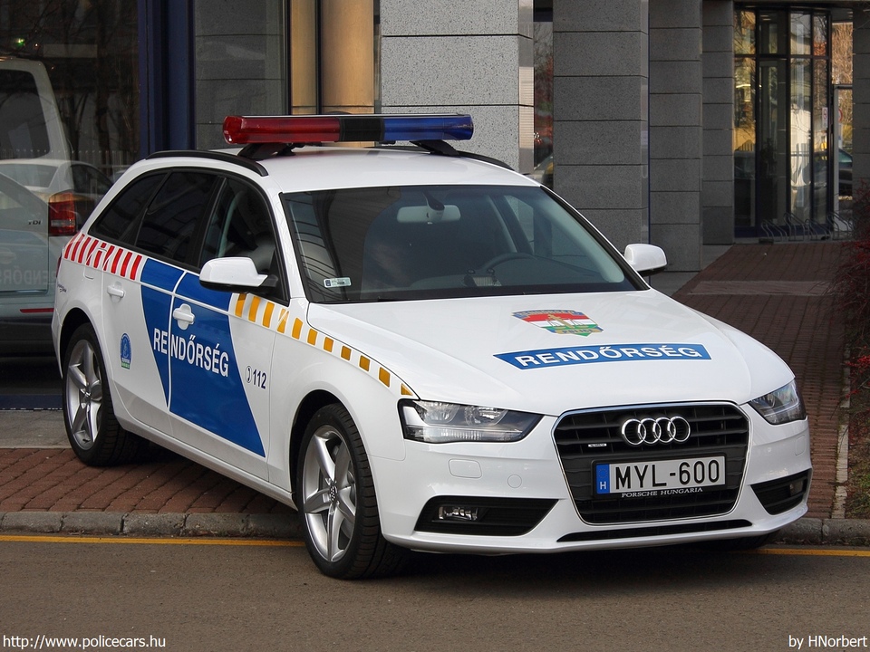 Audi A4 Avant 3.0 TFSI quattro, fotó: HNorbert
Keywords: rendőr rendőrautó rendőrség magyar Magyarország MYL-600 police policecar Hungary hungarian