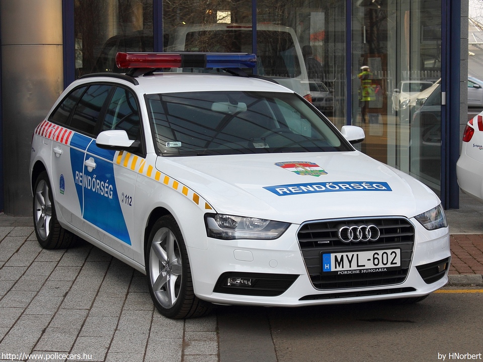Audi A4 Avant 3.0 TFSI quattro, fotó: HNorbert
Keywords: rendőr rendőrautó rendőrség magyar Magyarország MYL-602 police policecar Hungary hungarian