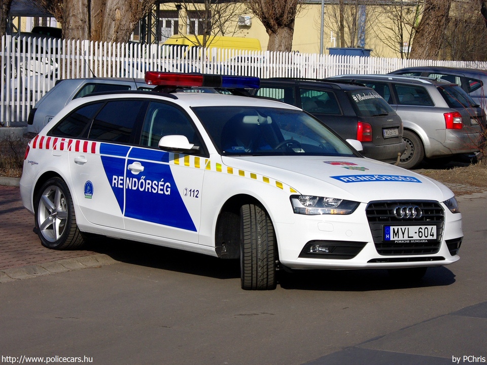 Audi A4 Avant 3.0 TFSI quattro, fotó: PChris
Keywords: rendőr rendőrautó rendőrség magyar Magyarország MYL-604 police policecar Hungary hungarian