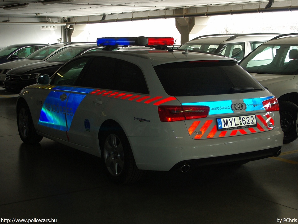 Audi A6 Avant V6 3.0 TDI quattro, fotó: PChris
Keywords: rendőr rendőrautó rendőrség magyar Magyarország MYL-622 police policecar Hungary hungarian