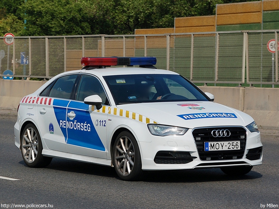 Audi A3 Limousine 1.8 TFSI, fotó: MBen
Keywords: rendőr rendőrautó rendőrség magyar Magyarország MOY-256 police policecar Hungary hungarian