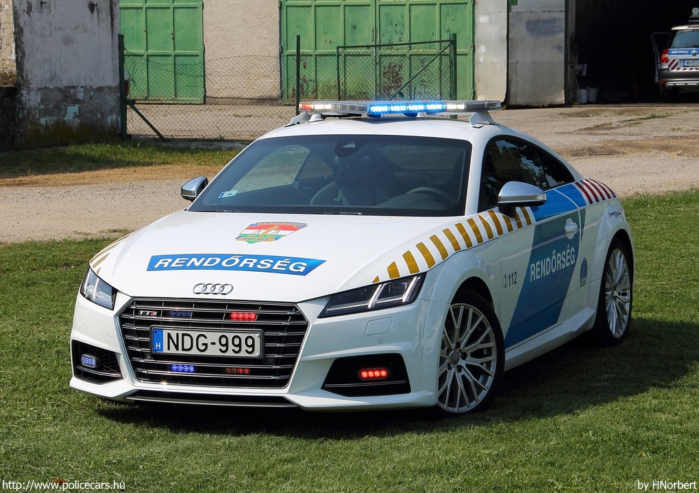 Audi TTs Coupe, fotó: HNorbert
Keywords: rendőr rendőrautó rendőrség magyar Magyarország NDG-999 police policecar Hungary hungarian