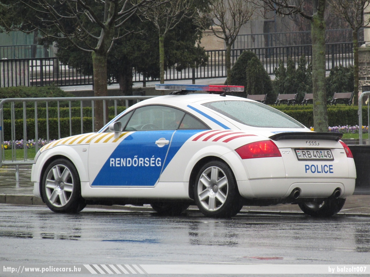 Audi TT, fotó: balzolt007
Keywords: rendőr rendőrautó rendőrség magyar Magyarország RB40-46 police policecar Hungary hungarian