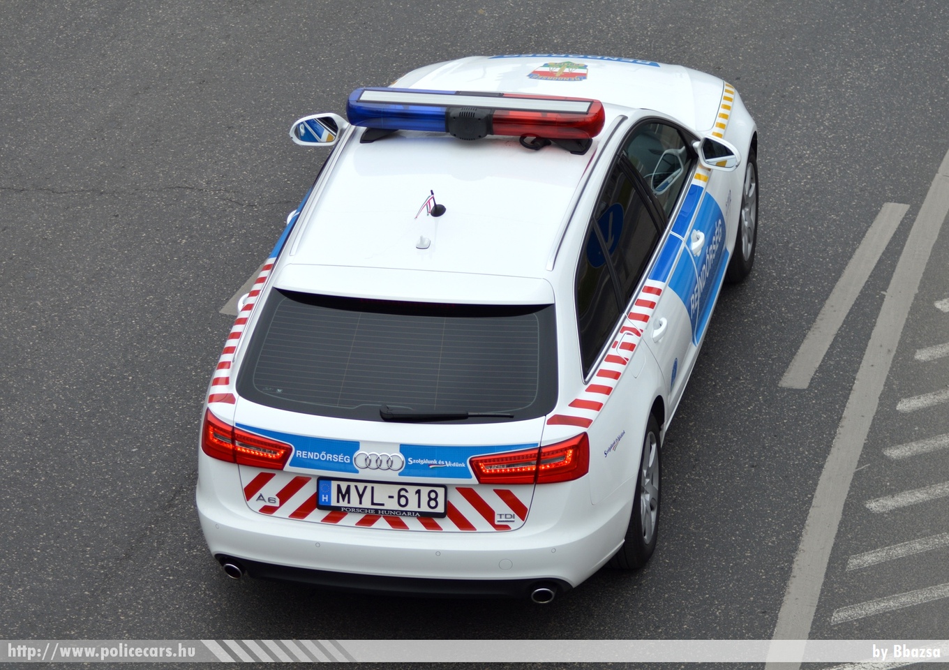 Audi A6 Avant V6 3.0 TDI quattro, fotó: Bbazsa
Keywords: rendőr rendőrautó rendőrség magyar Magyarország MYL-618 police policecar Hungary hungarian