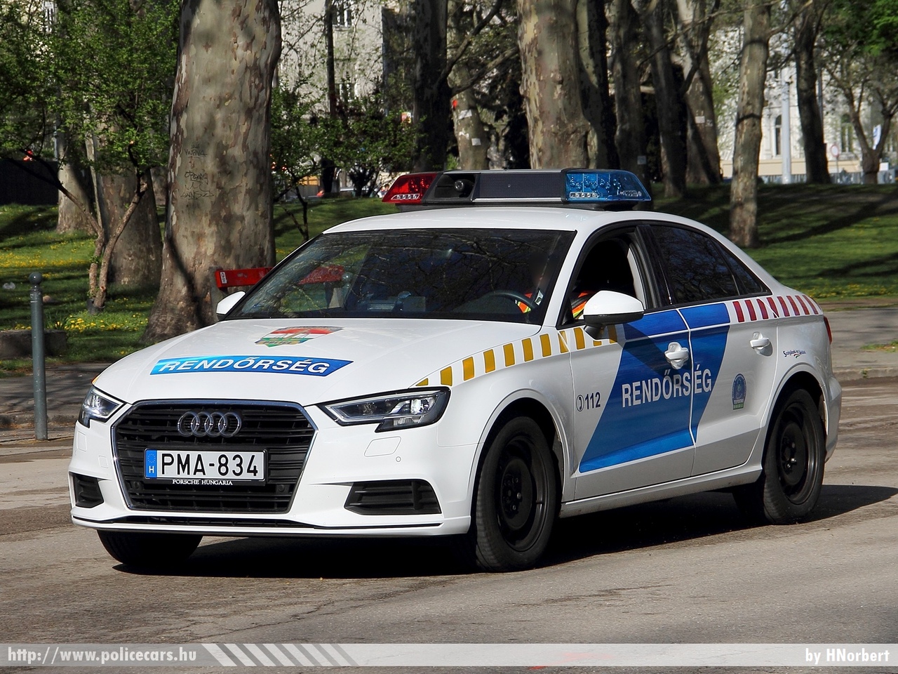 Audi A3 Limousine TFSI, fotó: HNorbert
Keywords: rendőr rendőrautó rendőrség magyar Magyarország police policecar Hungary hungarian PMA-834