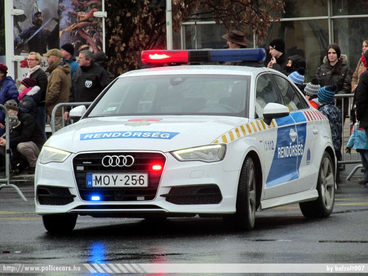 Audi A3 Limousine 1.8 TFSI, fotó: balzolt007
Keywords: rendőr rendőrautó rendőrség magyar Magyarország police policecar Hungary hungarian MOY-256