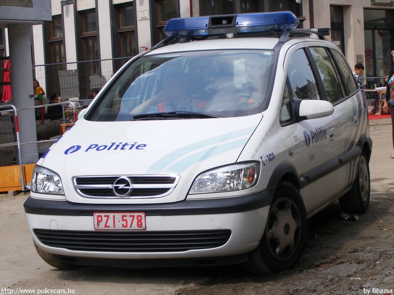 Opel Zafira, fotó: Bbazsa
Keywords: rendőrautó rendőrség rendőr belga Belgium