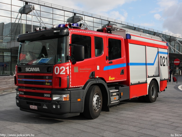 Scania 94D-300, fotó: Bazsi
Keywords: tûzoltó tûzoltóautó tûzoltóság belga Belgium