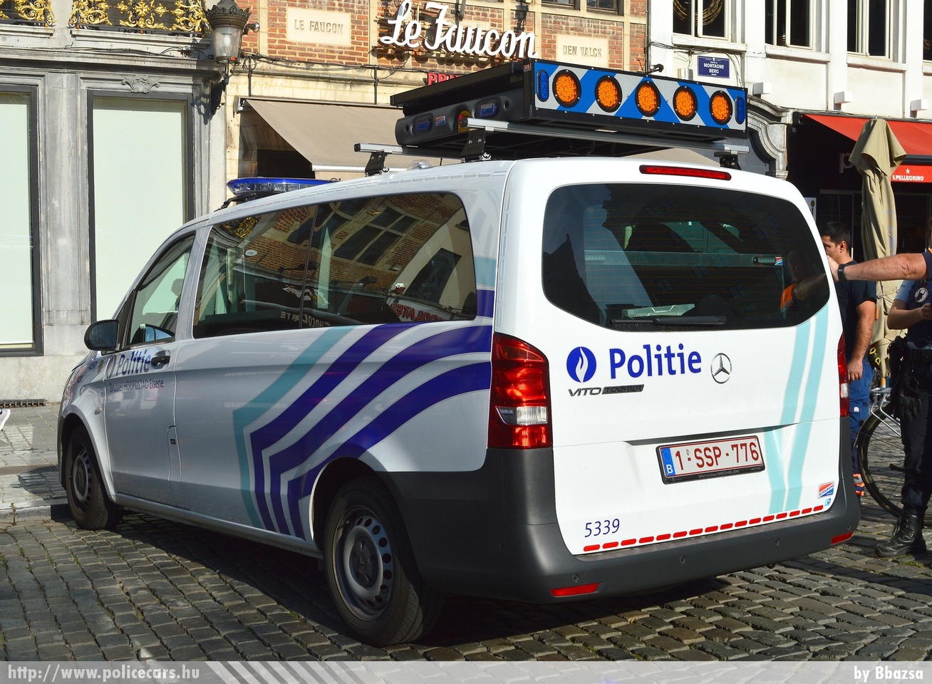 Mercedes-Benz Vito III Tourer, Brüsszel, fotó: Bbazsa
Keywords: belga Belgium rendőr rendőrautó rendőrség belgian police policecar