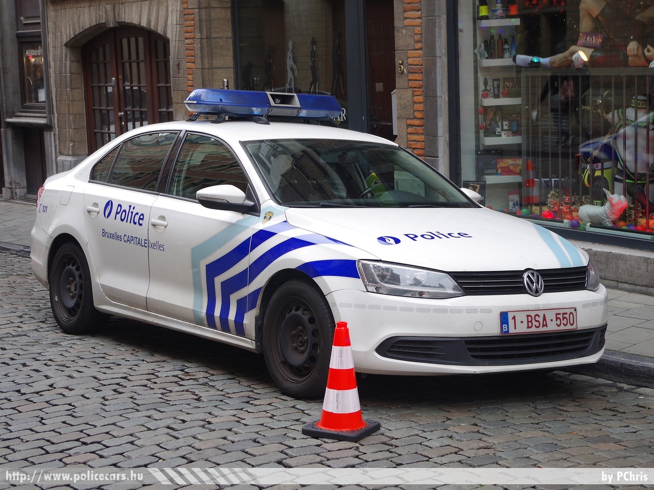 Volkswagen Jetta VI, Brüsszel, fotó: PChris
Keywords: belga Belgium rendőr rendőrautó rendőrség belgian police policecar