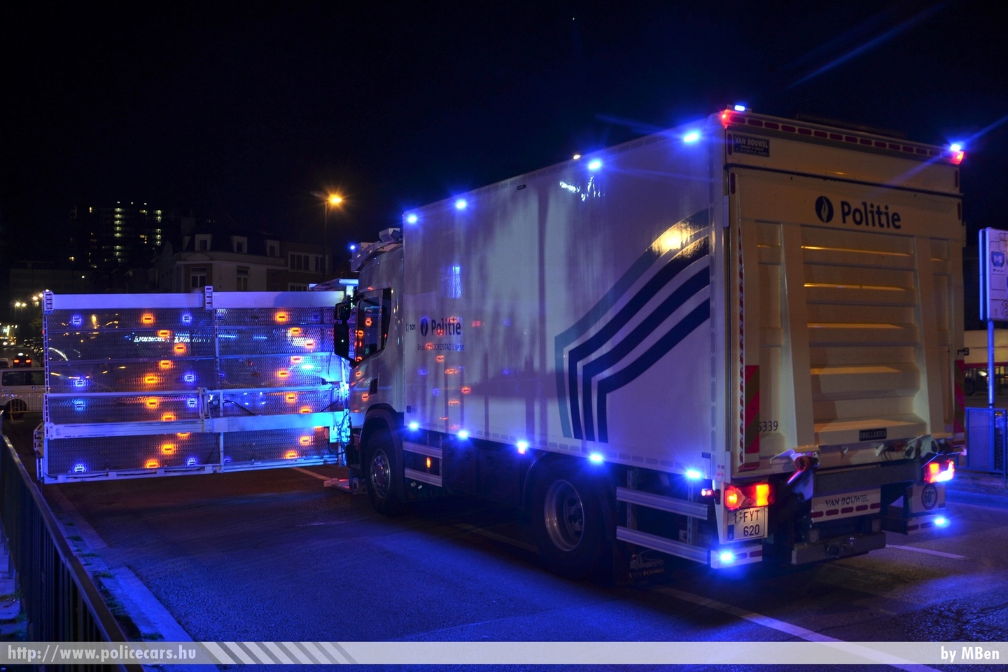 Scania Van Bouwel Hekwerk, Police Bruxelles Capitale Ixelles, fotó: MBen
Keywords: belga Belgium rendőr rendőrautó rendőrség belgian police policecar