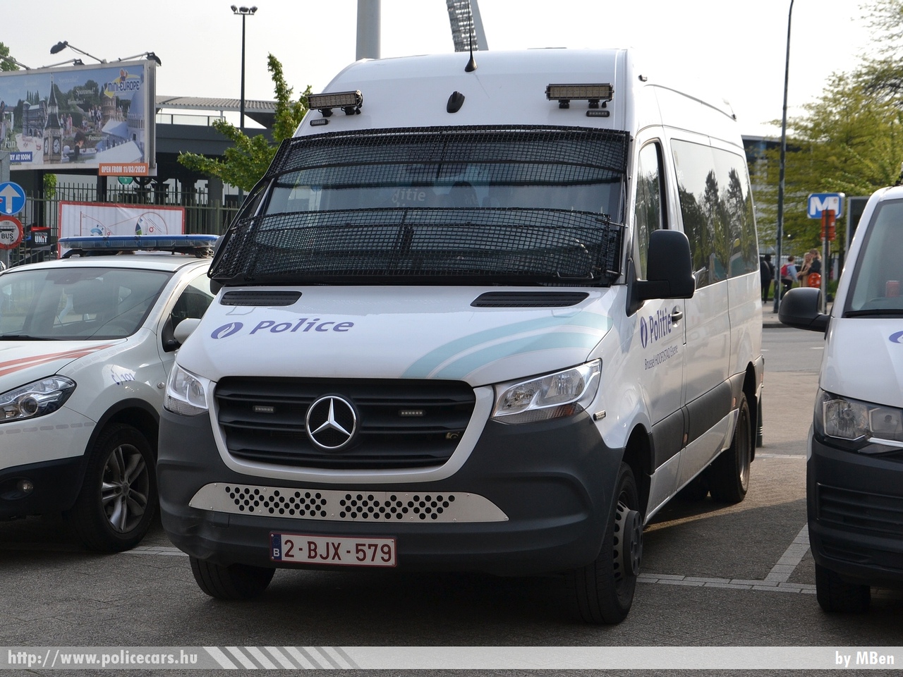 Mercedes Sprinter III, Politie Brussel Hoofstad Elsene, fotó: MBen
Keywords: belga Belgium rendőr rendőrautó rendőrség belgian police policecar
