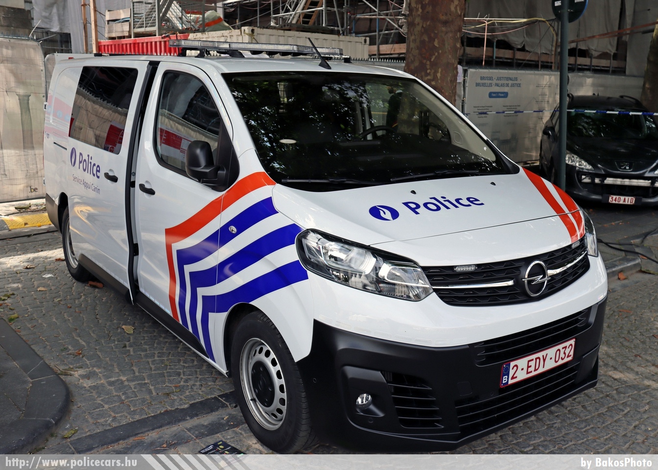 Opel Vivaro, Police Fédérale Politie, Service Appui Canin, fotó: BakosPhoto
Keywords: belga Belgium rendőr rendőrautó rendőrség belgian police policecar