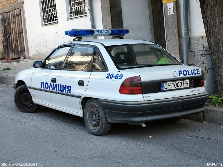 Opel Astra F, fotó: PChris
Keywords: rendőr rendőrautó rendőrség Bulgária bolgár