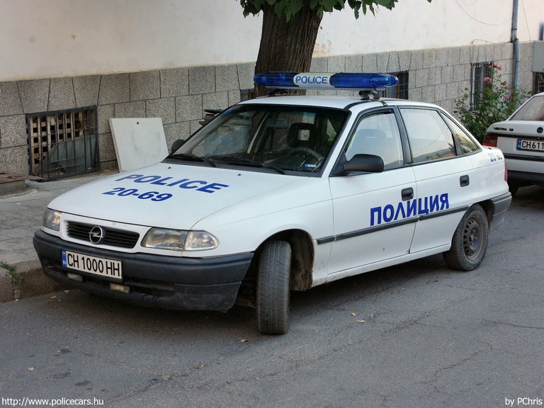 Opel Astra F, fotó: PChris
Keywords: rendőr rendőrautó rendőrség Bulgária bolgár