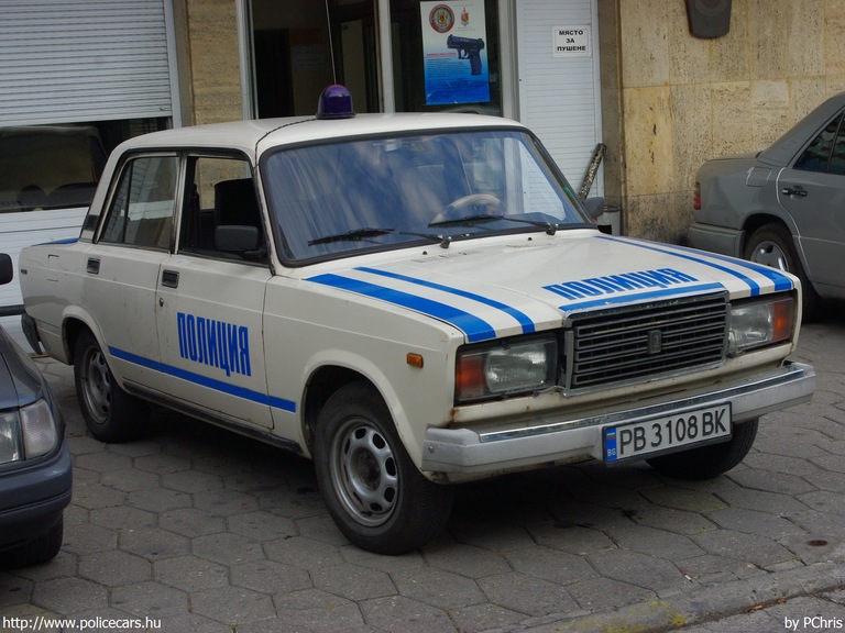 Lada VAZ 2107, fotó: PChris
Keywords: rendőr rendőrautó rendőrség Bulgária bolgár
